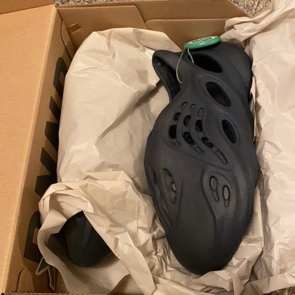 Yeezy Foam Mineral Blue (kids) - Picture 6 of 8